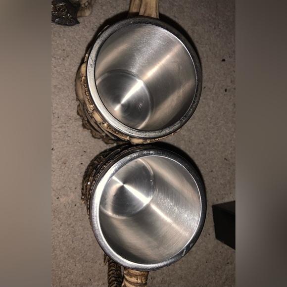 2 Pirate Skull Mugs - Picture 3 of 3